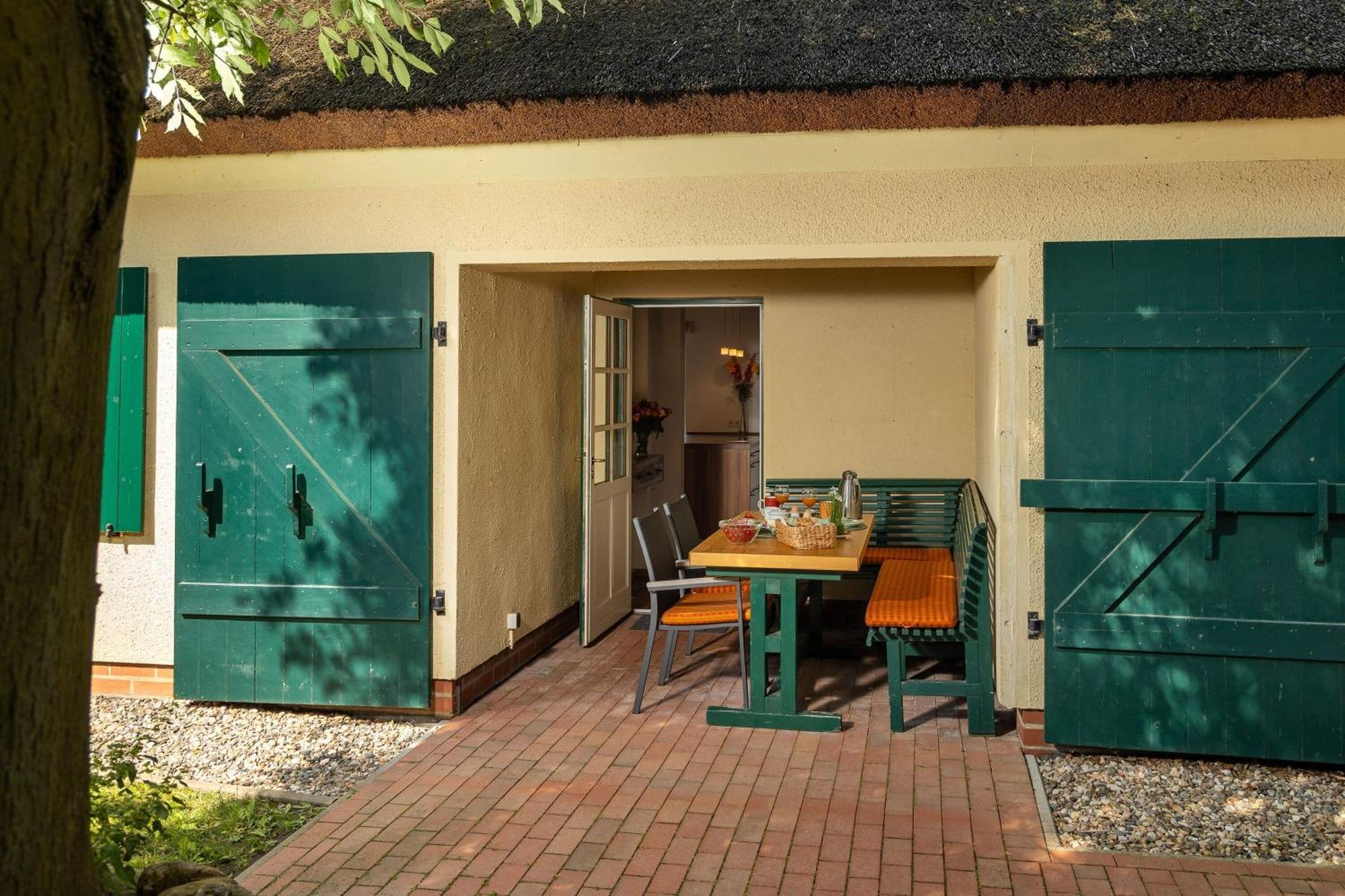Ferienhaus Preetz 1A - Idylle Unter Reet Burtevitz Exterior photo